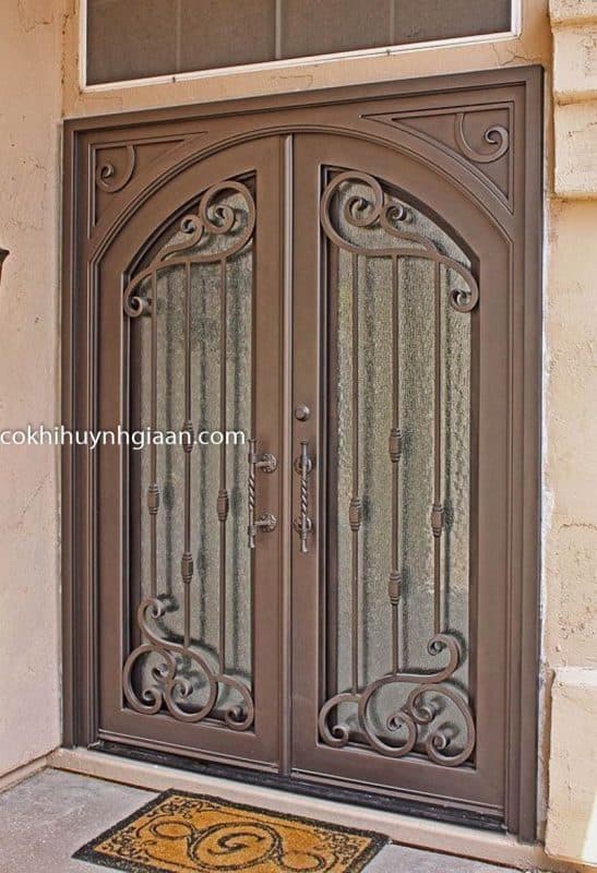 Cửa sắt mỹ nghệ cho nhà phố