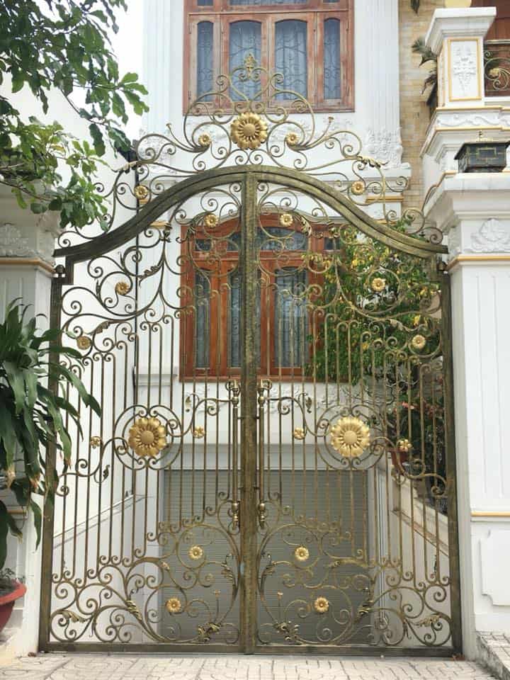 cửa cổng đẹp nhà phố