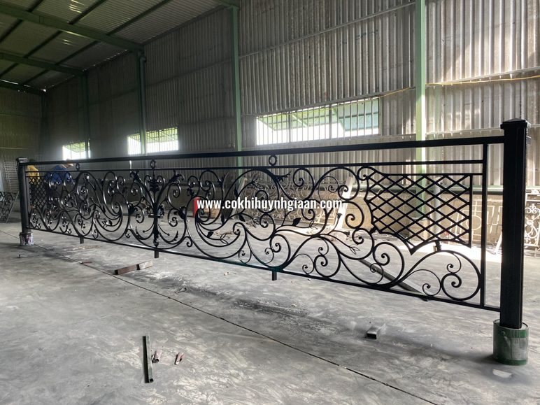 Xưởng sản xuất mới sắt mỹ thuật huỳnh gia an tại địa chỉ: B2/2K12 Ấp 2, xã Vĩnh Lộc A, Bình Chánh, Hồ Chí Minh