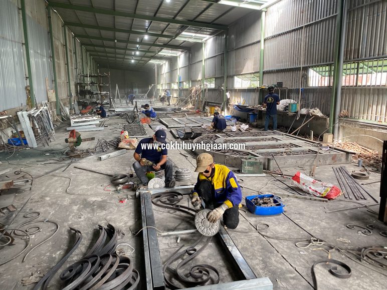 Xưởng sản xuất mới sắt mỹ thuật huỳnh gia an tại địa chỉ: B2/2K12 Ấp 2, xã Vĩnh Lộc A, Bình Chánh, Hồ Chí Minh